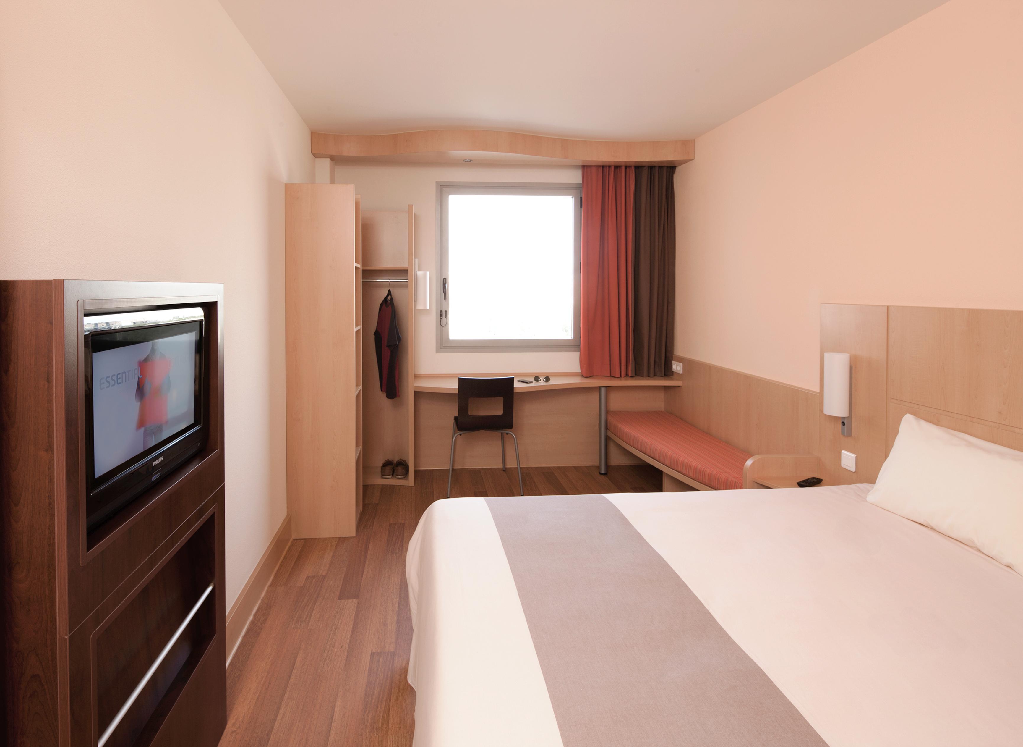 Hotel Ibis Lleida Zimmer foto